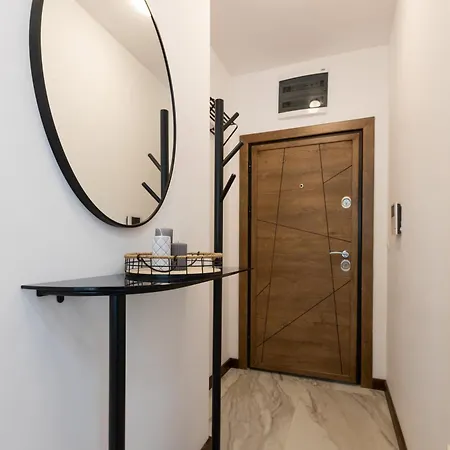Didi's Designer Apartment